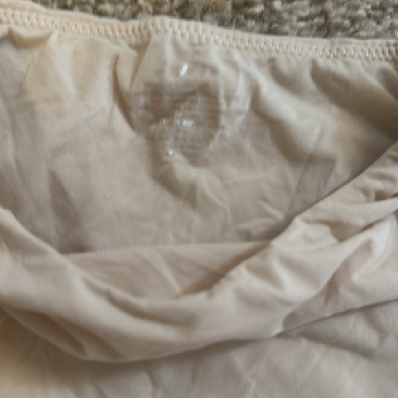 Skims Cream Sleeveless Bodysuit - Picture 3 of 3